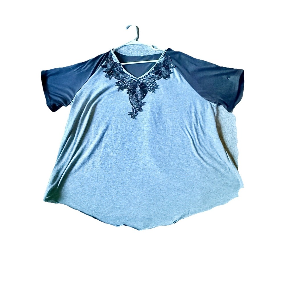 Women's 4X Top Gray & Black With Black Lace Short Sleeves